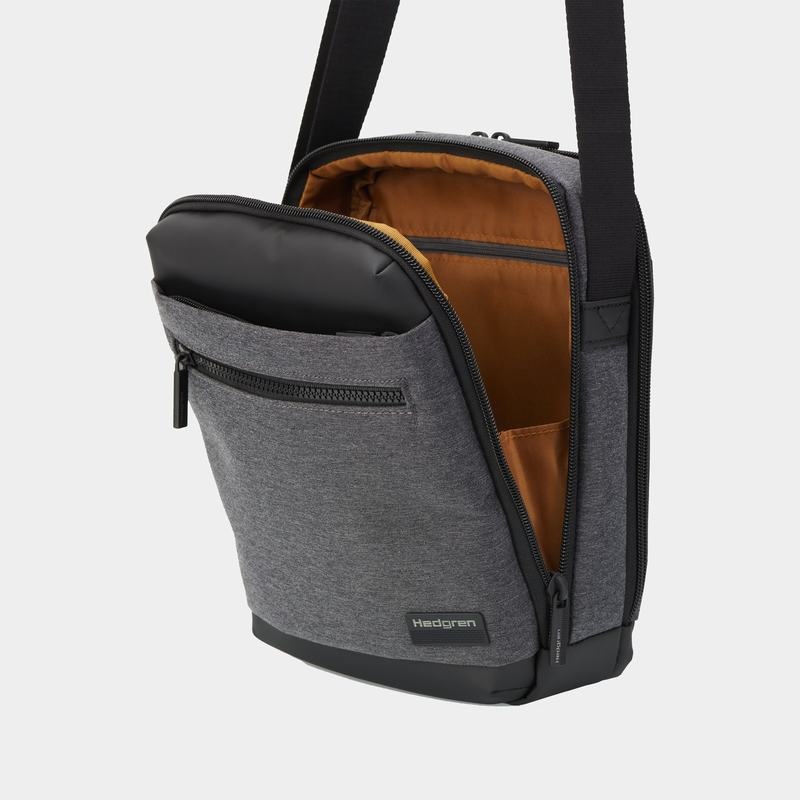 Hedgren Inc Vertical Crossbody Veske Dame Grå Svarte | DRI7649SB